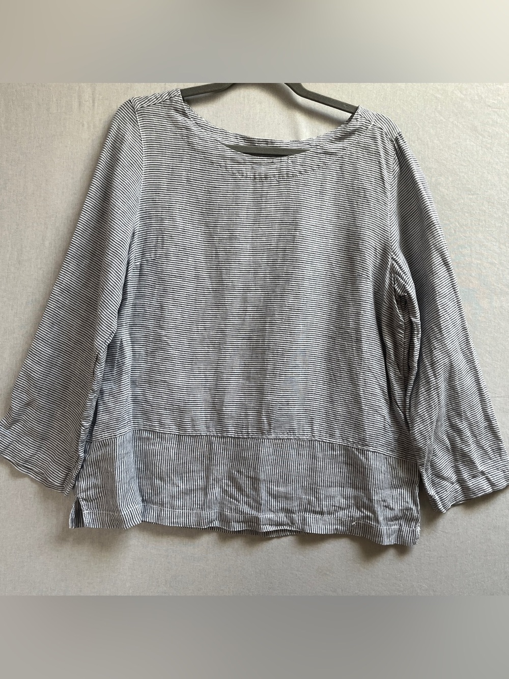 Tahari 100% Linen Striped Long Sleeve Boatneck Top Medium